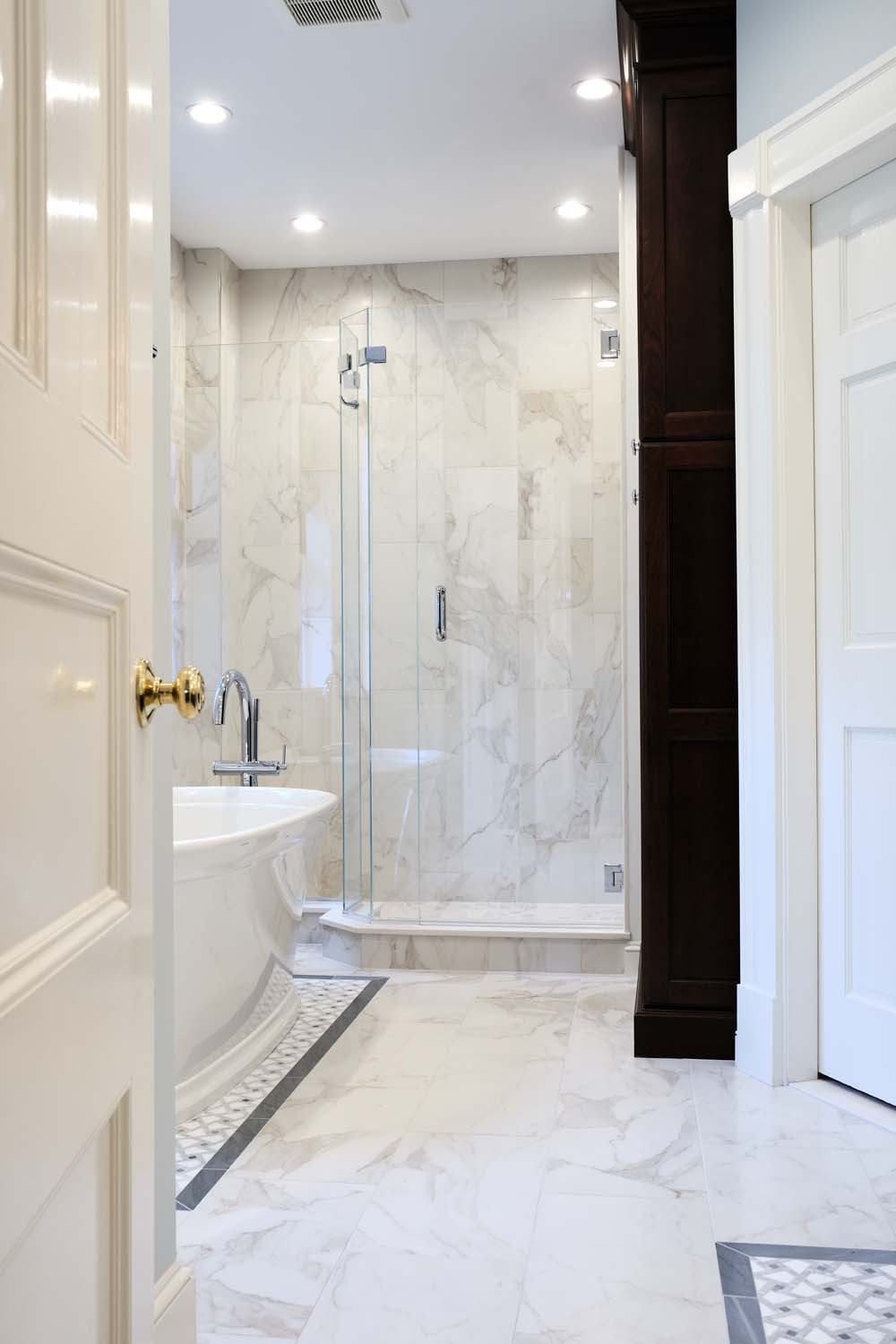 <div><a class="lk-pinterest" href="https://pinterest.com/pin/create/button/?url=https://e5o3ii46cif.exactdn.com/wp-content/uploads/2024/08/13-Brookline-Master-Bathroom-15.jpg?strip=all&lossy=1&ssl=1" rel="nofollow noopener noreferrer" target="_blank">Pinterest</a></div>
<div><a class="lk-email" href="mailto:?subject=Brookline Master Bathroom&body=https://www.leekimball.com/portfolio2/primary-bath-redefined/" target="_blank" rel="noopener">Email</a></div>
<div><a class="lk-copy">Link</a></div>
