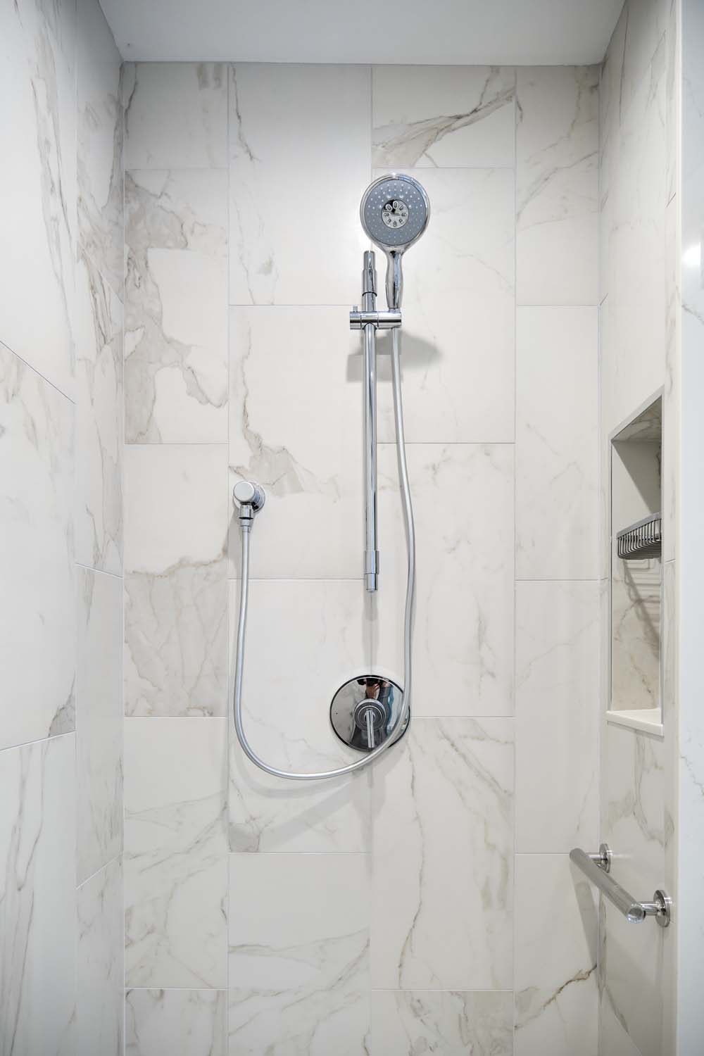 <div><a class="lk-pinterest" href="https://pinterest.com/pin/create/button/?url=https://e5o3ii46cif.exactdn.com/wp-content/uploads/2024/08/13-Brookline-Master-Bathroom-24.jpg?strip=all&lossy=1&ssl=1" rel="nofollow noopener noreferrer" target="_blank">Pinterest</a></div>
<div><a class="lk-email" href="mailto:?subject=Brookline Master Bathroom&body=https://www.leekimball.com/portfolio2/primary-bath-redefined/" target="_blank" rel="noopener">Email</a></div>
<div><a class="lk-copy">Link</a></div>
