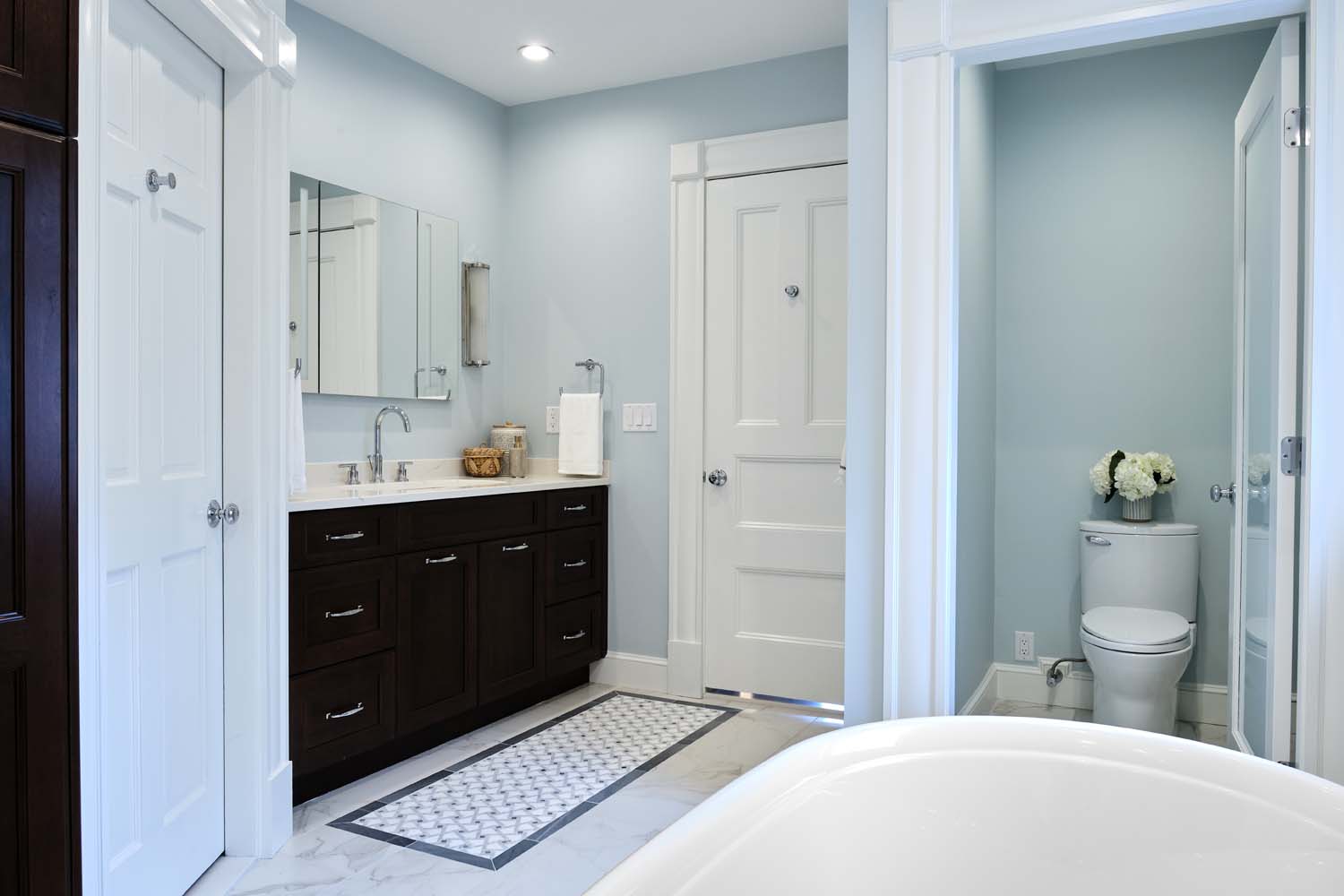 <div><a class="lk-pinterest" href="https://pinterest.com/pin/create/button/?url=https://e5o3ii46cif.exactdn.com/wp-content/uploads/2024/08/13-Brookline-Master-Bathroom-26.jpg?strip=all&lossy=1&ssl=1" rel="nofollow noopener noreferrer" target="_blank">Pinterest</a></div>
<div><a class="lk-email" href="mailto:?subject=Brookline Master Bathroom&body=https://www.leekimball.com/portfolio2/primary-bath-redefined/" target="_blank" rel="noopener">Email</a></div>
<div><a class="lk-copy">Link</a></div>
