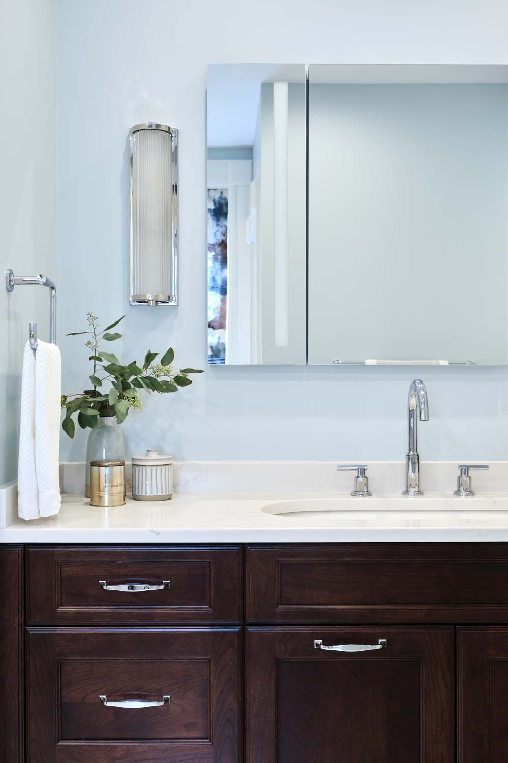 <div><a class="lk-pinterest" href="https://pinterest.com/pin/create/button/?url=https://e5o3ii46cif.exactdn.com/wp-content/uploads/2024/08/13-Brookline-Master-Bathroom-38.jpg?strip=all&lossy=1&ssl=1" rel="nofollow noopener noreferrer" target="_blank">Pinterest</a></div>
<div><a class="lk-email" href="mailto:?subject=Brookline Master Bathroom&body=https://www.leekimball.com/portfolio2/primary-bath-redefined/" target="_blank" rel="noopener">Email</a></div>
<div><a class="lk-copy">Link</a></div>
