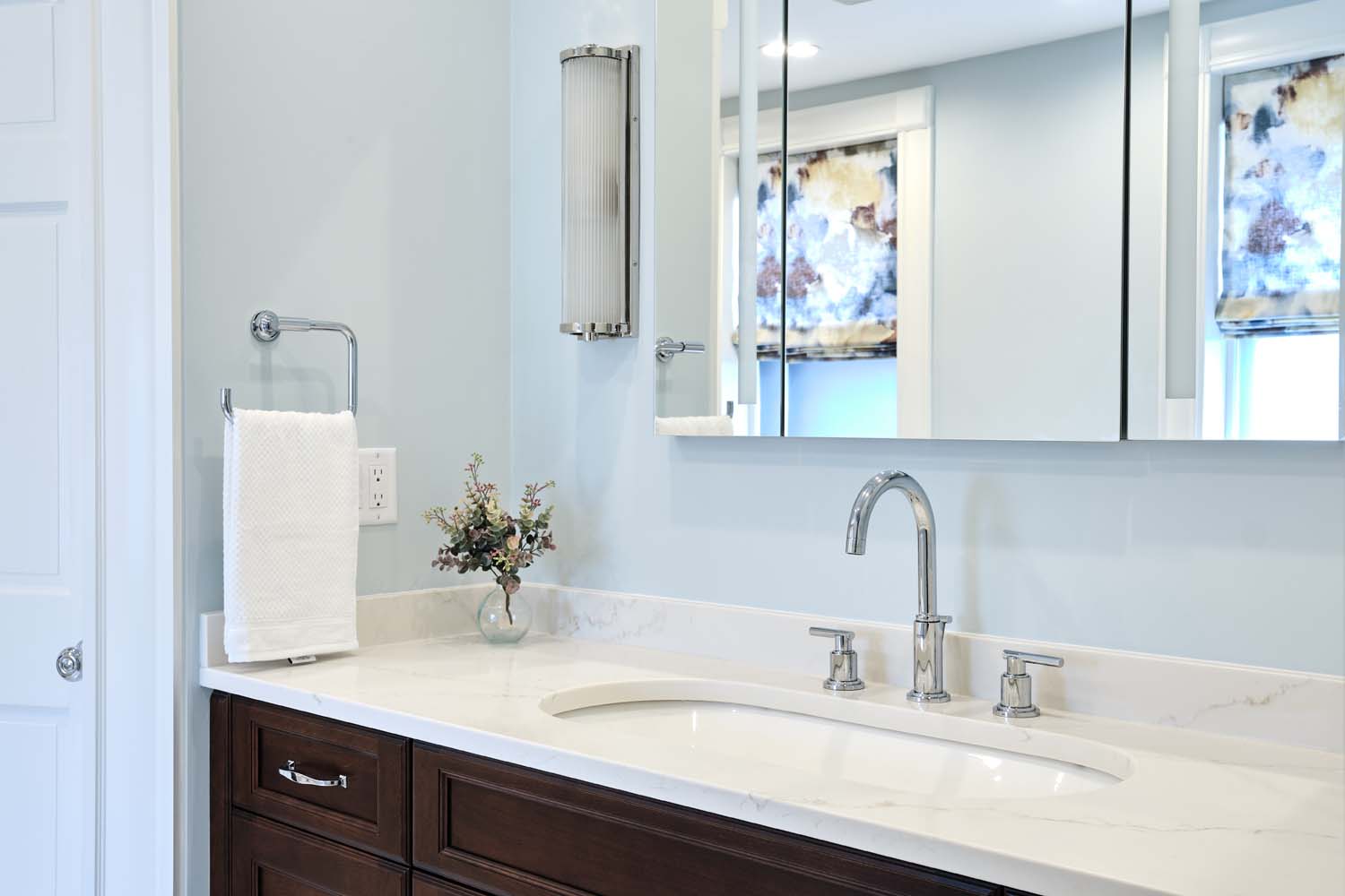 <div><a class="lk-pinterest" href="https://pinterest.com/pin/create/button/?url=https://e5o3ii46cif.exactdn.com/wp-content/uploads/2024/08/13-Brookline-Master-Bathroom-47.jpg?strip=all&lossy=1&ssl=1" rel="nofollow noopener noreferrer" target="_blank">Pinterest</a></div>
<div><a class="lk-email" href="mailto:?subject=Brookline Master Bathroom&body=https://www.leekimball.com/portfolio2/primary-bath-redefined/" target="_blank" rel="noopener">Email</a></div>
<div><a class="lk-copy">Link</a></div>
