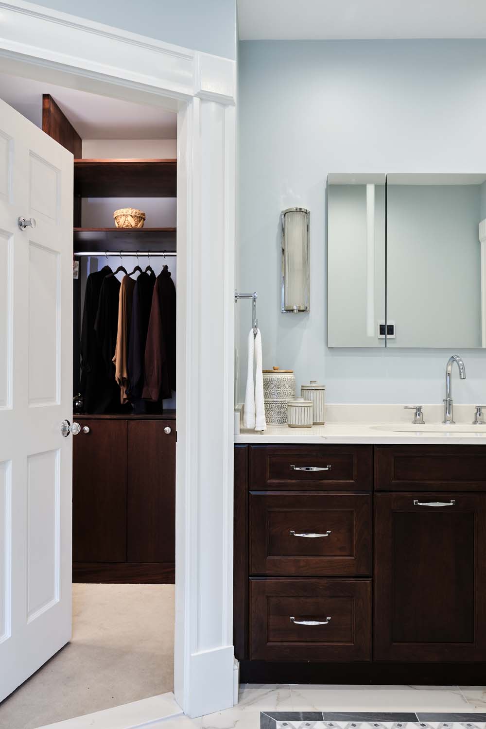 <div><a class="lk-pinterest" href="https://pinterest.com/pin/create/button/?url=https://e5o3ii46cif.exactdn.com/wp-content/uploads/2024/08/13-Brookline-Master-Bathroom-48.jpg?strip=all&lossy=1&ssl=1" rel="nofollow noopener noreferrer" target="_blank">Pinterest</a></div>
<div><a class="lk-email" href="mailto:?subject=Brookline Master Bathroom&body=https://www.leekimball.com/portfolio2/primary-bath-redefined/" target="_blank" rel="noopener">Email</a></div>
<div><a class="lk-copy">Link</a></div>
