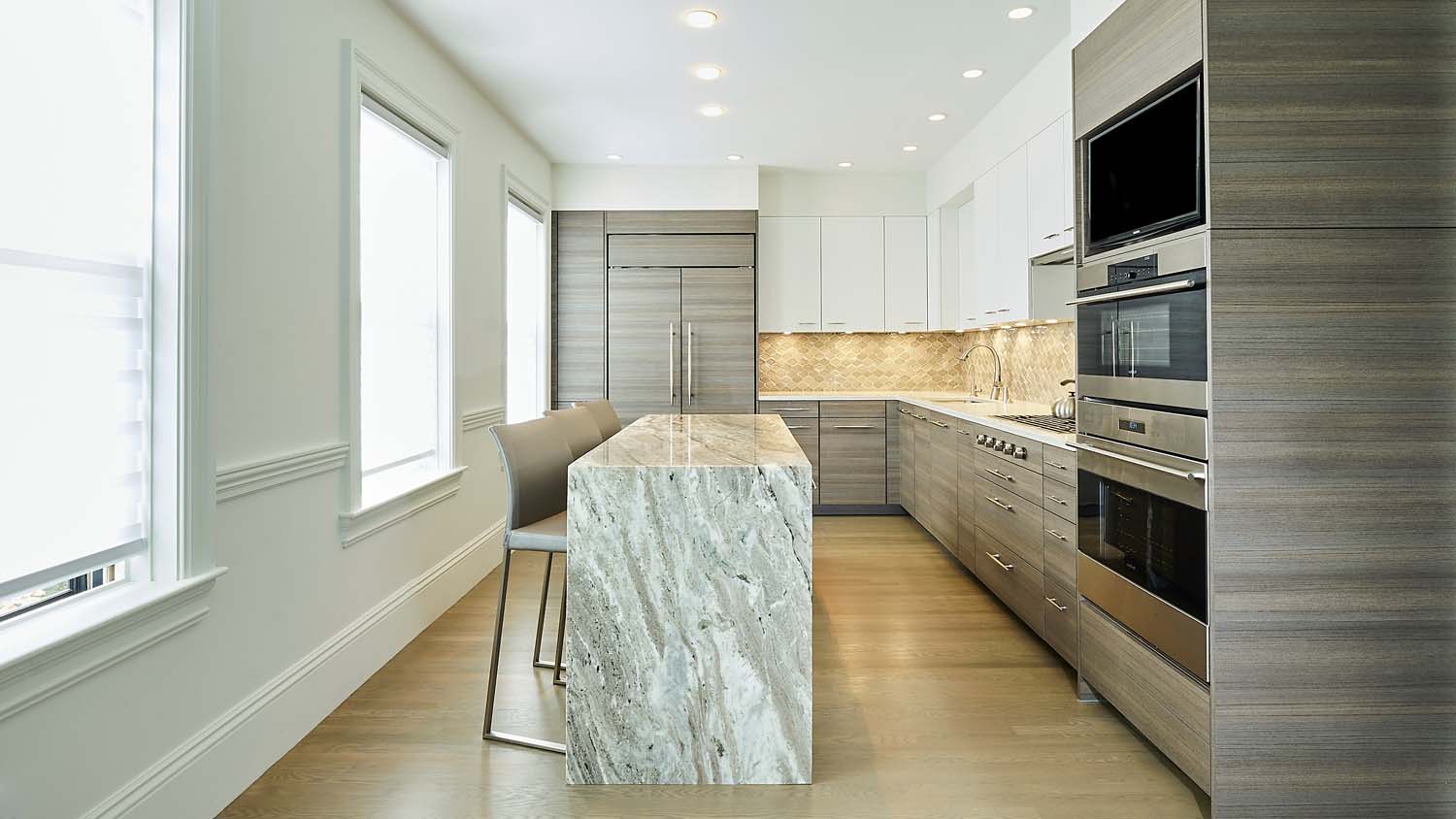 <div><a class="lk-pinterest" href="https://pinterest.com/pin/create/button/?url=https://e5o3ii46cif.exactdn.com/wp-content/uploads/2024/08/33-Brookline-Condominium-Kitchen-03.jpg?strip=all&lossy=1&ssl=1" rel="nofollow noopener noreferrer" target="_blank">Pinterest</a></div>
<div><a class="lk-email" href="mailto:?subject=Brookline Condominium Kitchen&body=https://www.leekimball.com/portfolio2/contemporary-urban-kitchen/" target="_blank" rel="noopener">Email</a></div>
<div><a class="lk-copy">Link</a></div>
