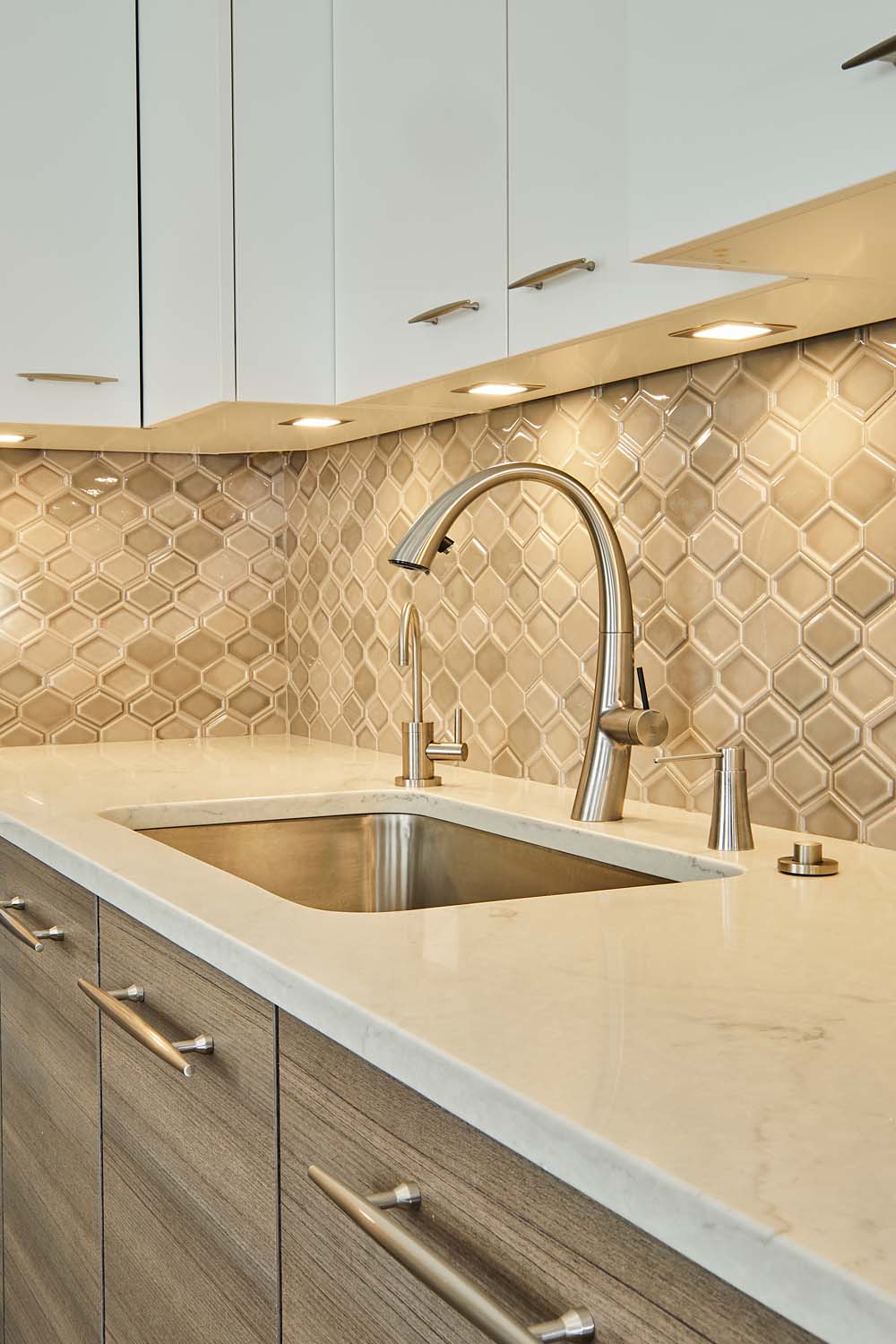 <div><a class="lk-pinterest" href="https://pinterest.com/pin/create/button/?url=https://e5o3ii46cif.exactdn.com/wp-content/uploads/2024/08/33-Brookline-Condominium-Kitchen-05.jpg?strip=all&lossy=1&ssl=1" rel="nofollow noopener noreferrer" target="_blank">Pinterest</a></div>
<div><a class="lk-email" href="mailto:?subject=Brookline Condominium Kitchen&body=https://www.leekimball.com/portfolio2/contemporary-urban-kitchen/" target="_blank" rel="noopener">Email</a></div>
<div><a class="lk-copy">Link</a></div>
