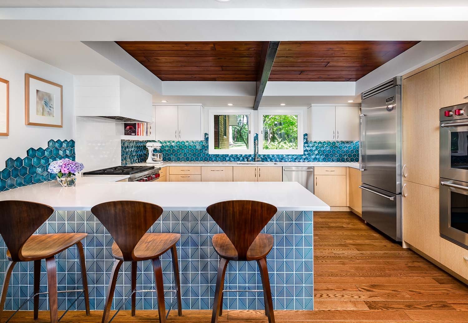 Contemporary kitchen remodel_Acorn Deck House