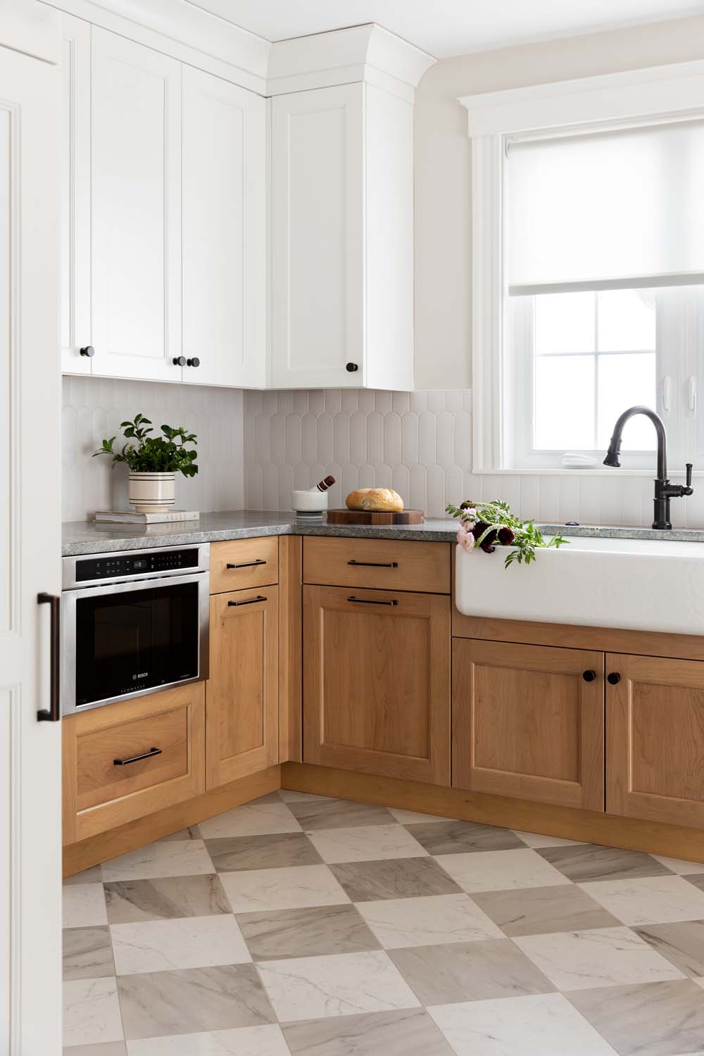 <div><a class="lk-pinterest" href="https://pinterest.com/pin/create/button/?url=https://e5o3ii46cif.exactdn.com/wp-content/uploads/2024/08/Buckbee-Reese-Melrose-Kitchen-Powder-Pantry-09.jpg?strip=all&lossy=1&ssl=1" rel="nofollow noopener noreferrer" target="_blank">Pinterest</a></div>
<div><a class="lk-email" href="mailto:?subject=Melrose Kitchen, Powder, Pantry&body=https://www.leekimball.com/portfolio2/hidden-treasures/" target="_blank" rel="noopener">Email</a></div>
<div><a class="lk-copy">Link</a></div>
